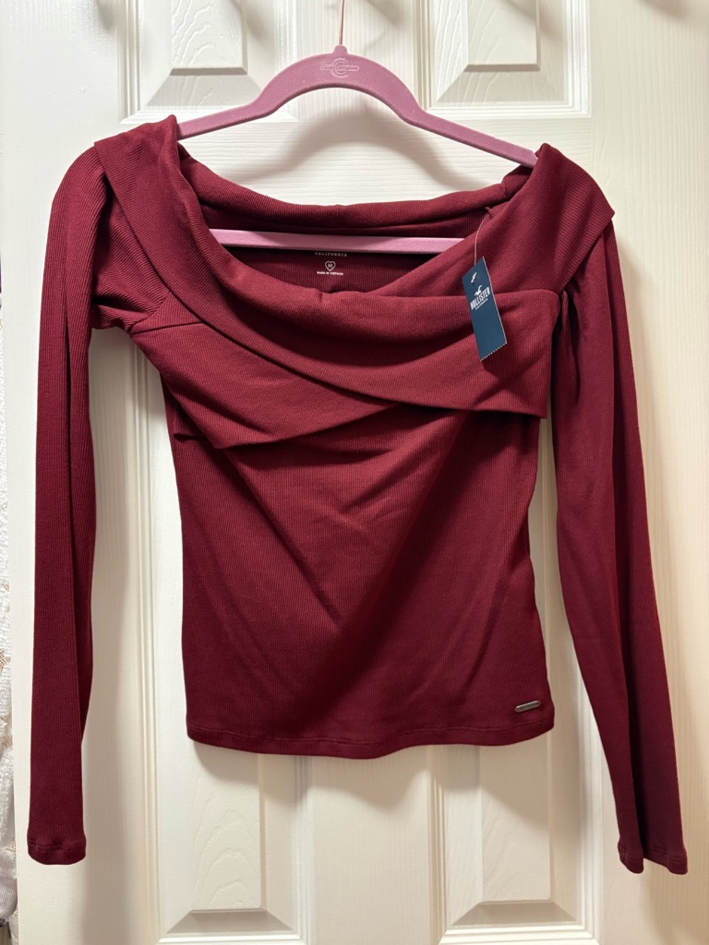 Hollister Draped Off-Shoulder Long Sleeve Top — Burgundy
